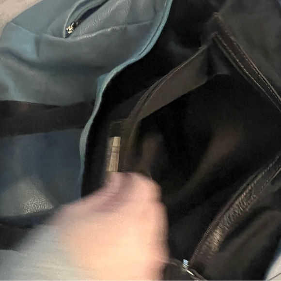 Valentina Italian leather weekend bag. - Picture 7 of 10